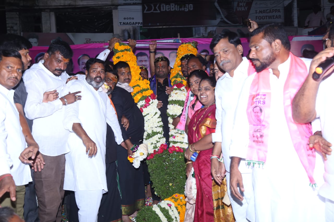 బీజేపీ దేశానికి పట్టిన శాపం