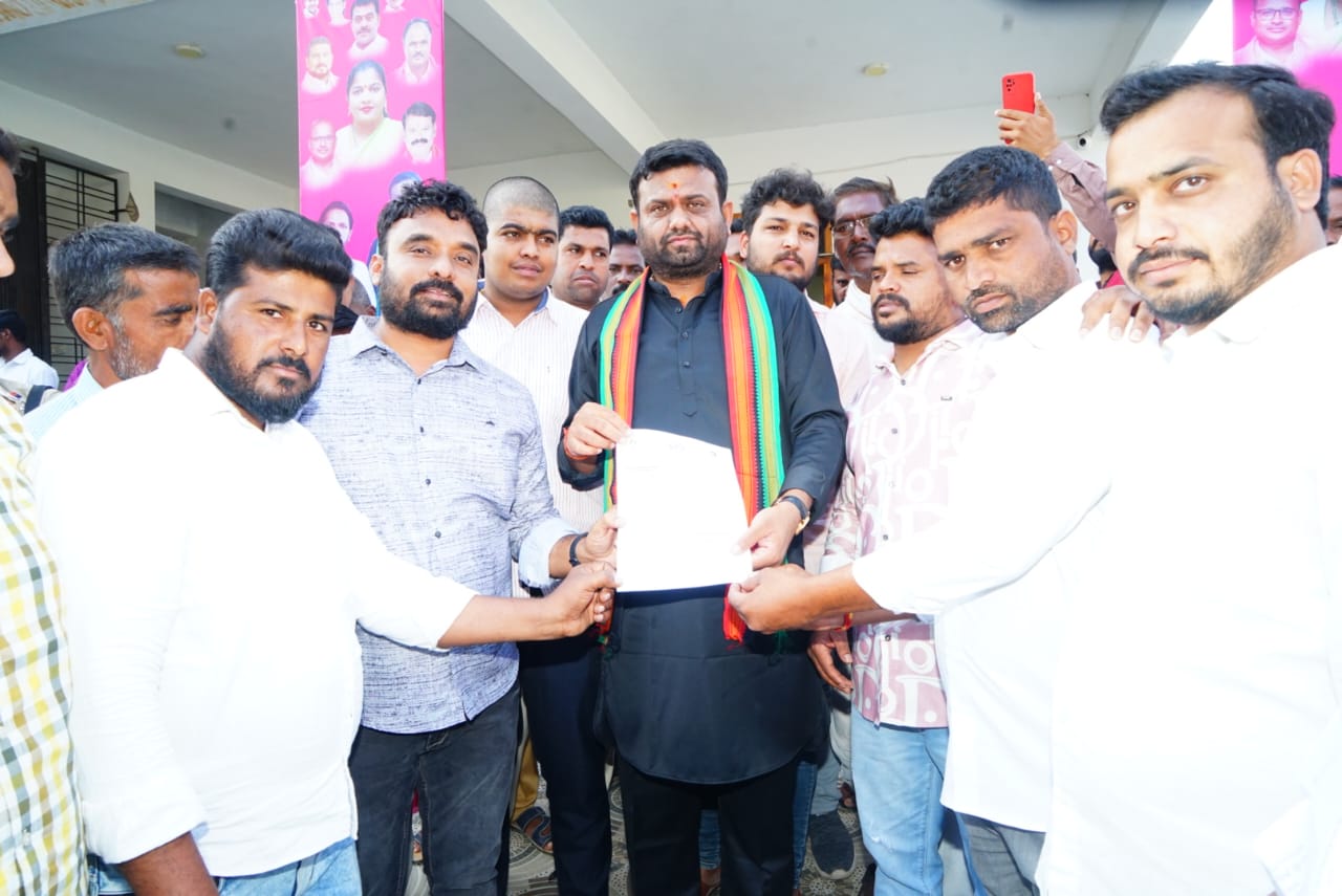 టీఆర్ఎస్ బలోపేతంలో కీలకపాత్ర పోషించాలి
