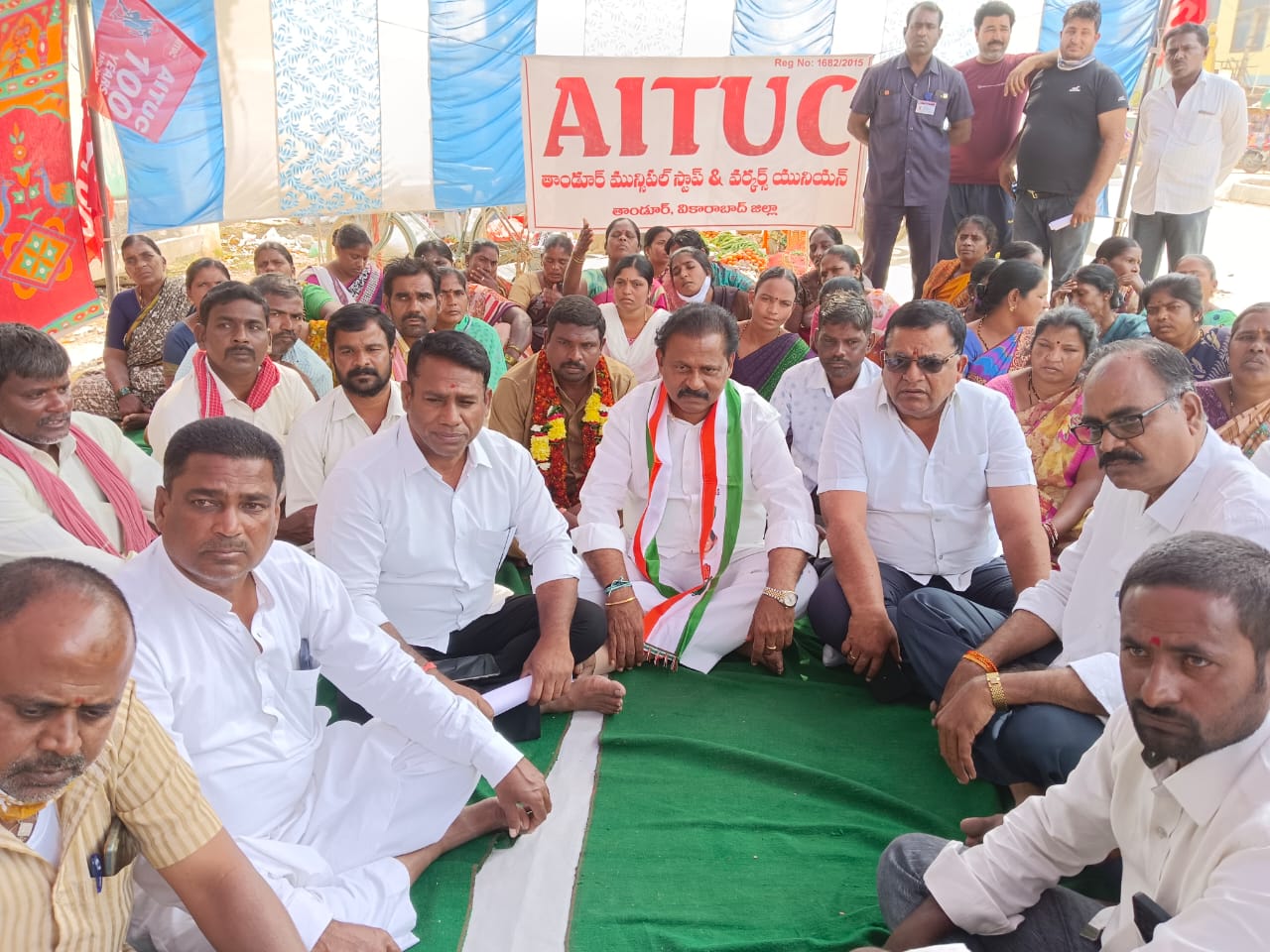 కార్మికులపై వివక్ష తగదు
