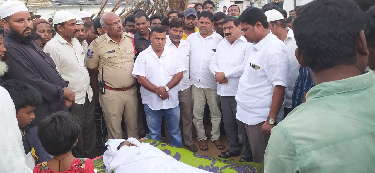 మృతుల కుటుంబాలకు అండగా ఉంటాం