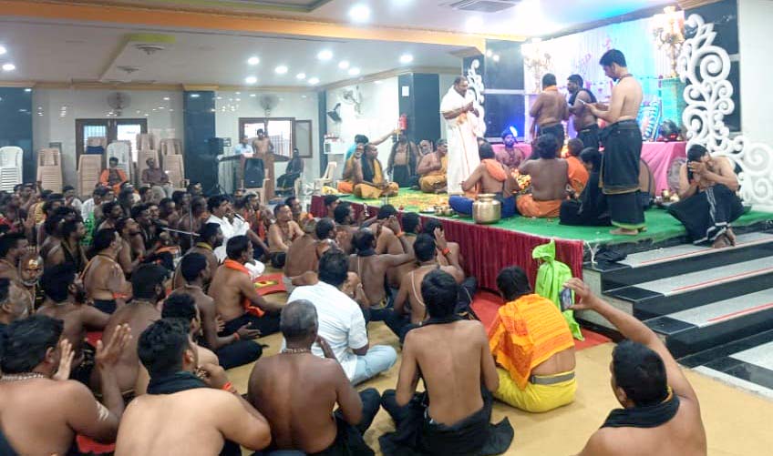 కర్నూలు చేరిన అయ్యప్ప స్వాములు