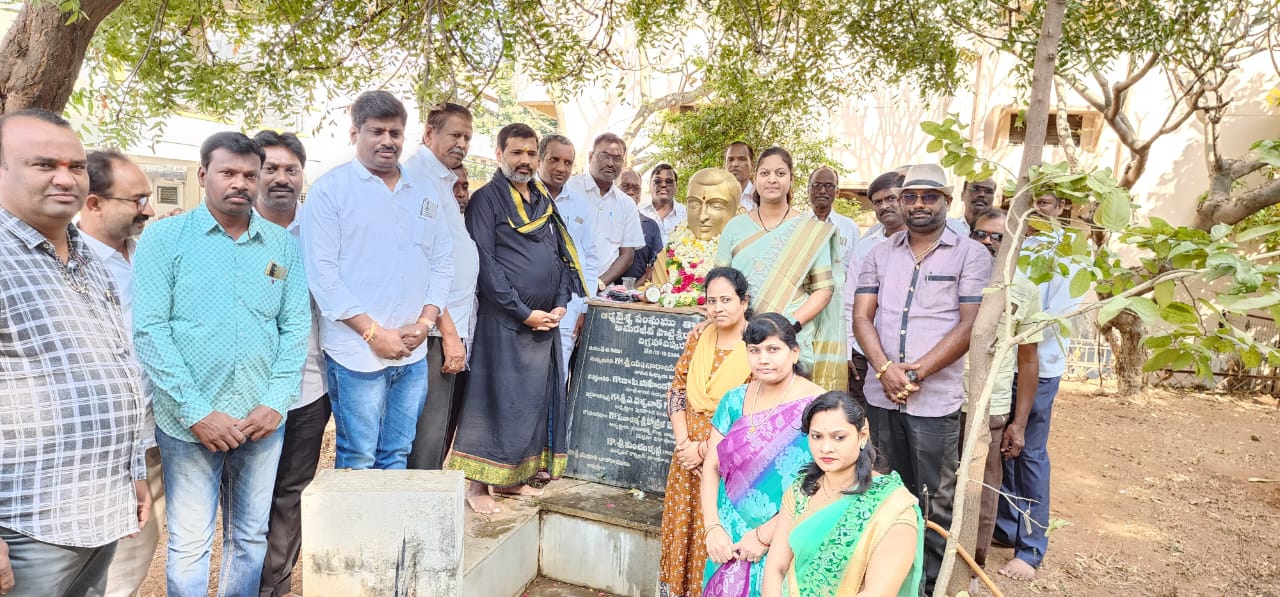 మహోన్నతుడు పొట్టి శ్రీరాములు