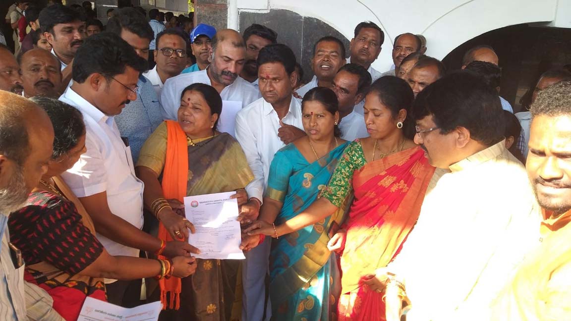 రైళ్ల సర్వీసును పునురిద్దంచాలి