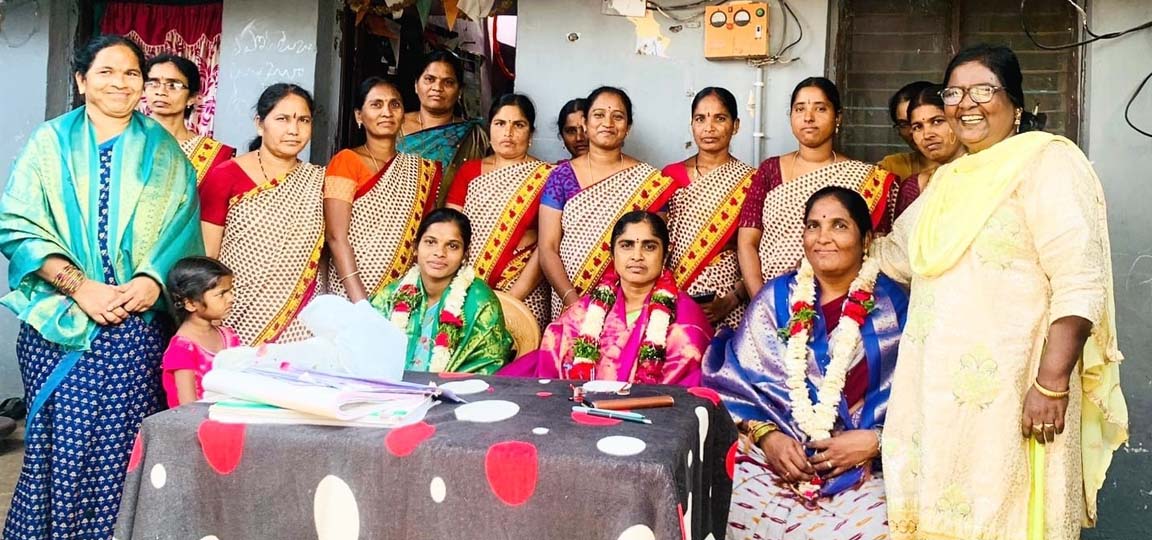 అంగన్ వాడి టీచర్లు ఆదర్శంగా నిలవాలి