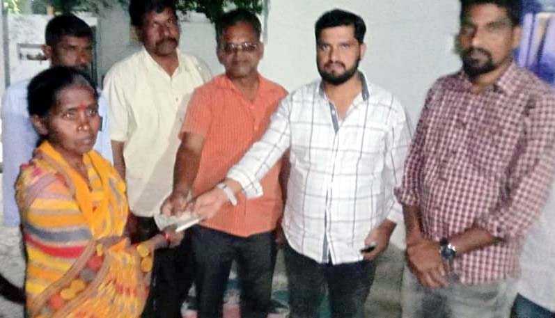 కార్పెంటర్ కుటుంబానికి భరోసా