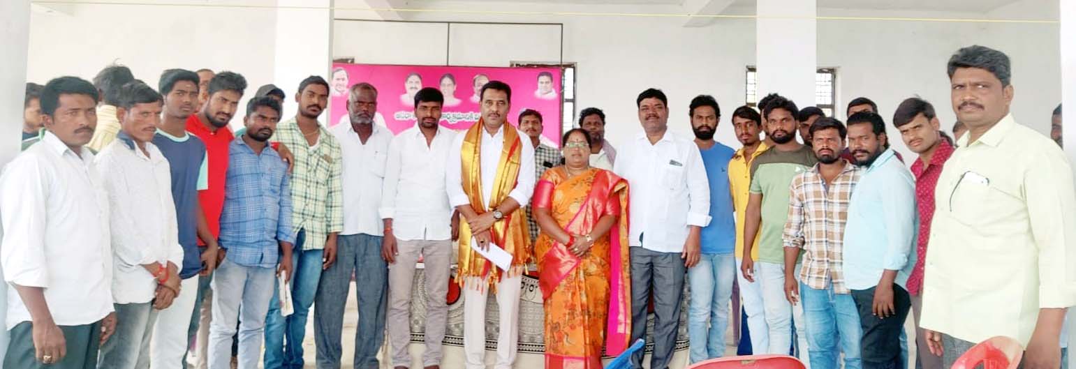 టీఆర్‌ఎస్‌తోనే గ్రామాలు అభివృద్ధి