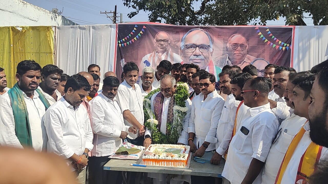 అట్టహాసంగా ఎం.రమేష్‌ మహారాజ్ జన్మదినం