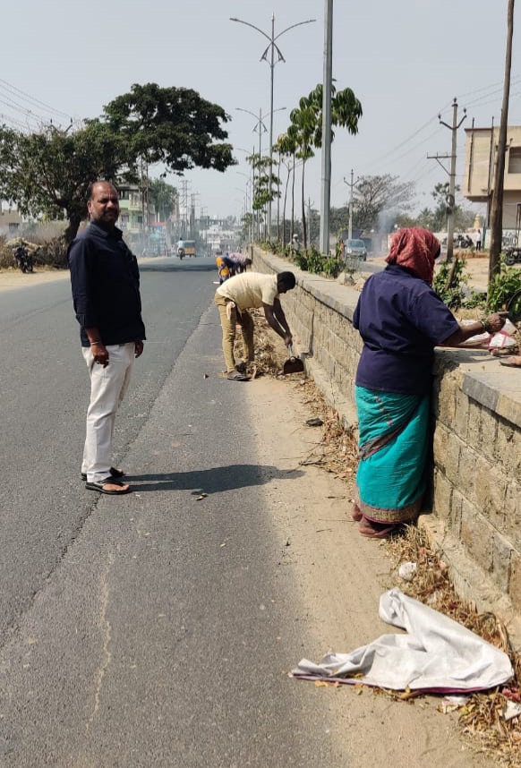 జోరుగా పారిశుద్ధ్య పనులు
