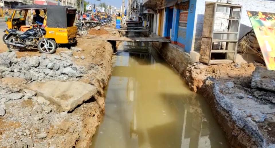 వారమైనా మోక్షం లేదాయో..!
