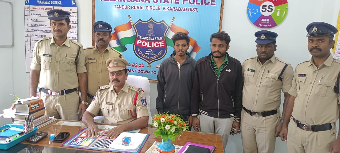 వేలి ముద్రలే పట్టించాయి..!