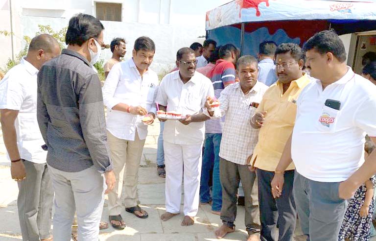 అందరికి నచ్చేలా ఐస్‌ క్రీం సేవలు