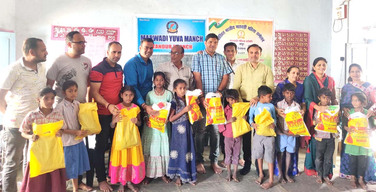 విద్యార్ధులకు మంచ్ తోడ్పాటు
