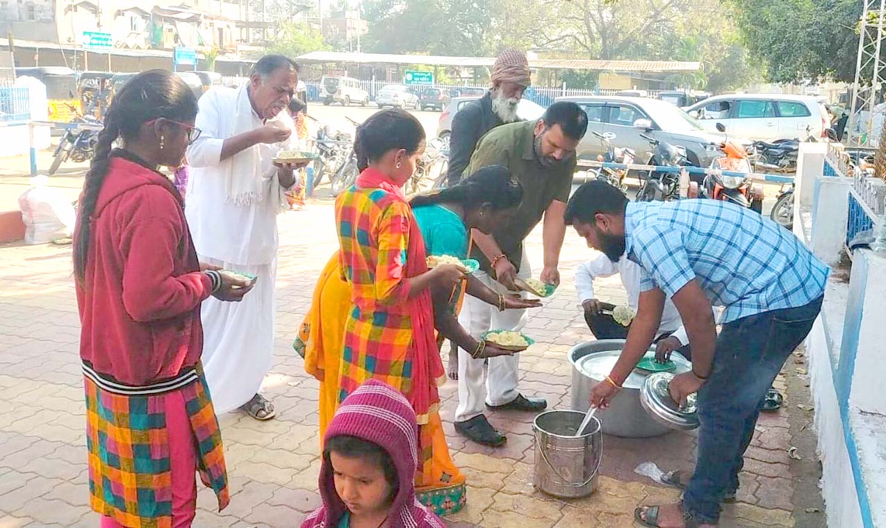 మానవత్వంలోనూ దైవత్వం..!