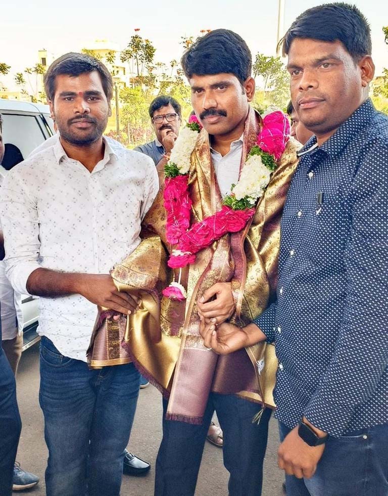 ప్రజా సమస్యల పరిష్కారానికి కృషి