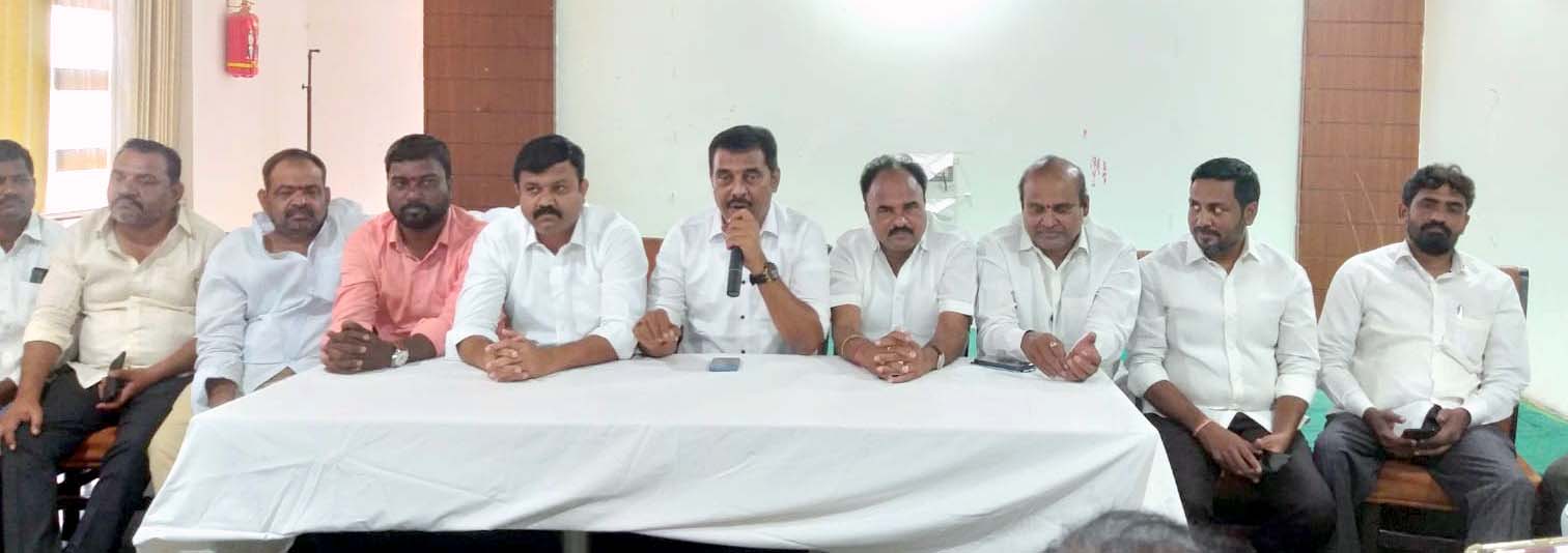 చీటర్.. బ్రోకర్..!