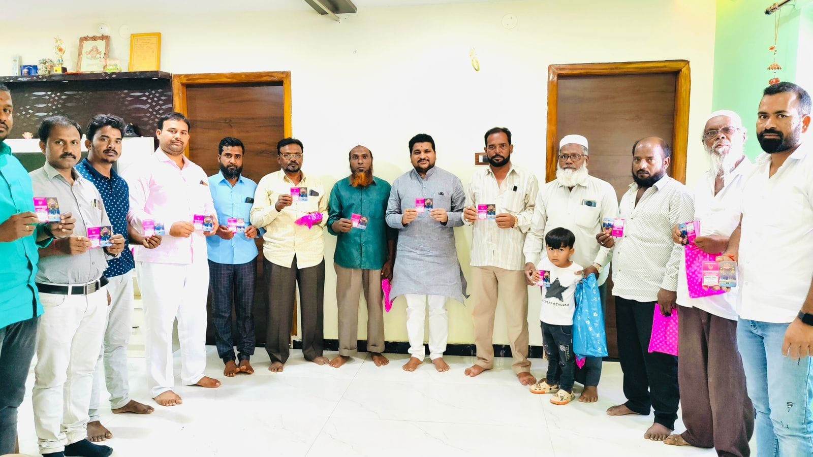 అల్లా అందరికి శక్తి, సామర్థాలు ప్రసాదించాలి