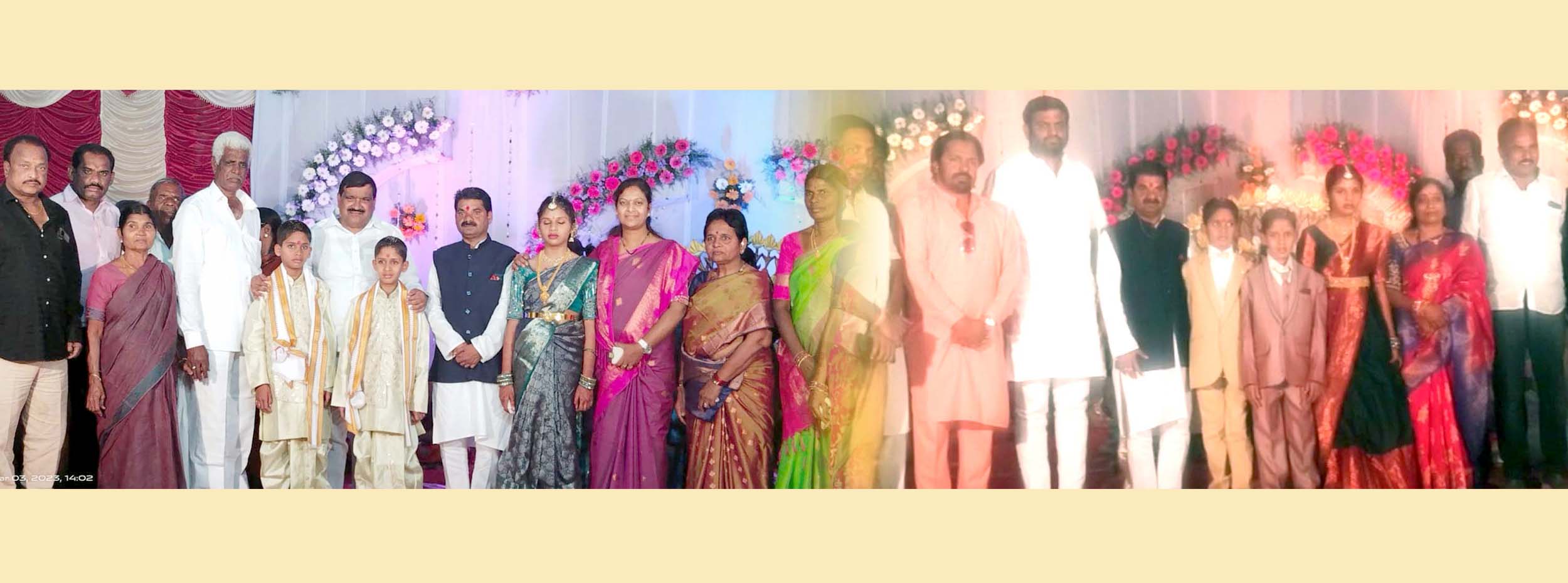 చిన్నారులను ఆశీర్వదించిన ఎమ్మెల్సీ, ఎమ్మెల్యే