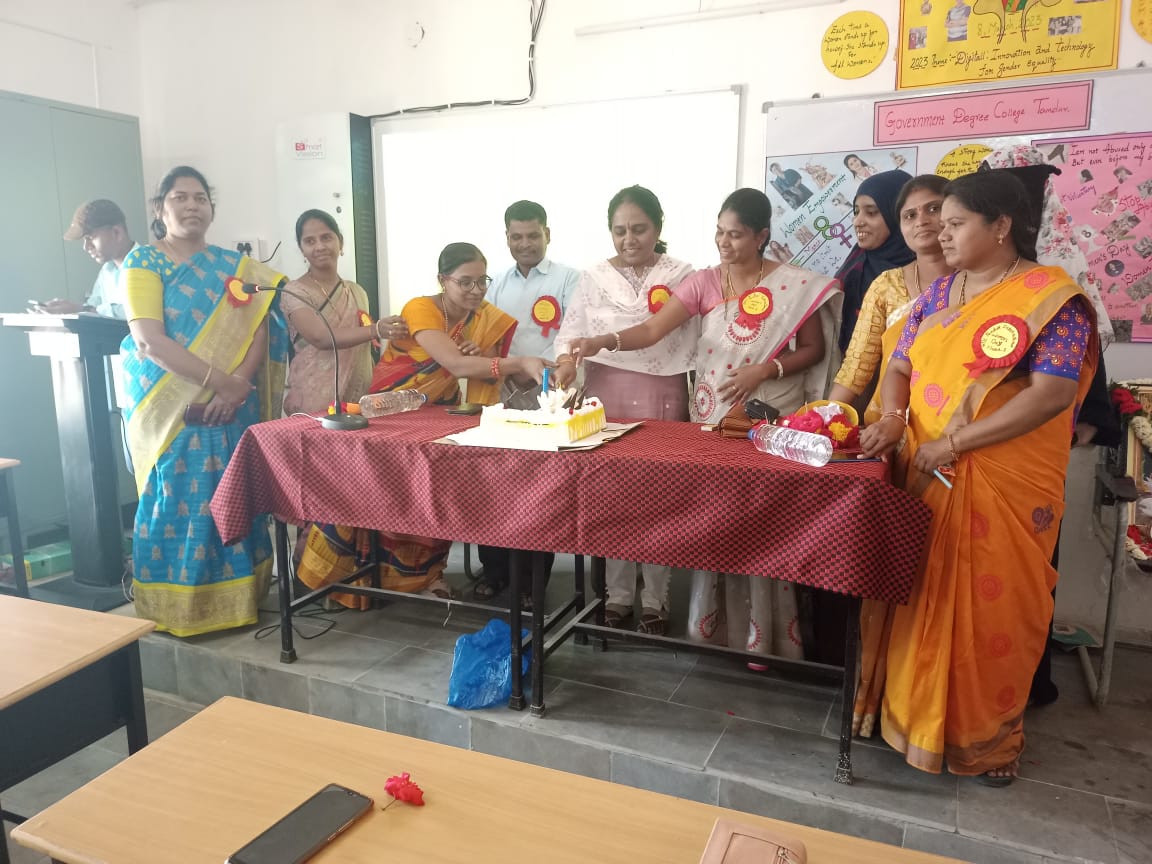 చదువుతో మహిళలకు గుర్తింపు