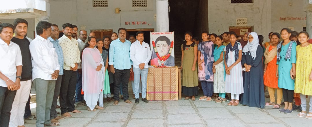 సామాజిక ఉద్యమకారిణి సావిత్రిబాయి పూలే