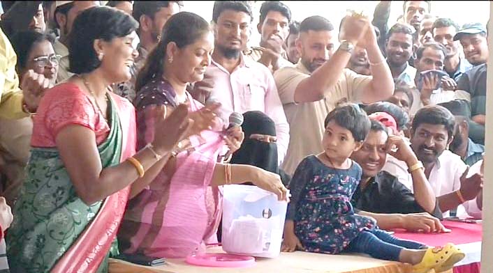 కార్పోరేషన్ రుణాలతో ఆర్థిక ప్రగతి