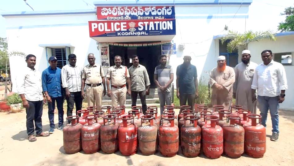 గృహ గ్యాస్‌ సిలిండర్లతో దందాలకు కళ్లెం..!