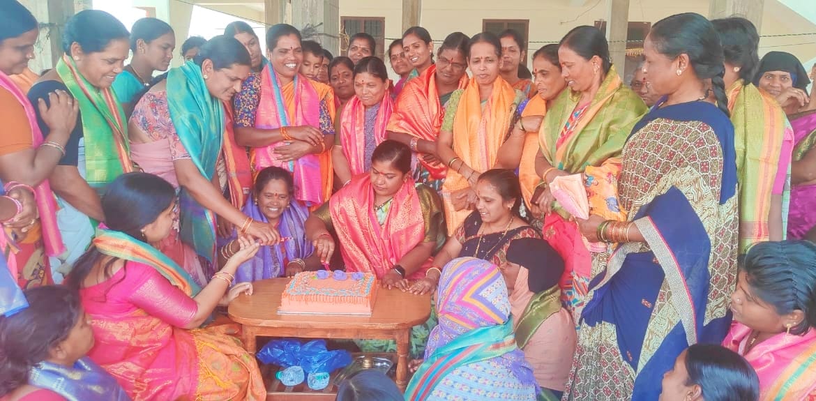 సమాజాభివృద్ధిలో మహిళల పాత్ర ఎనలేనిది