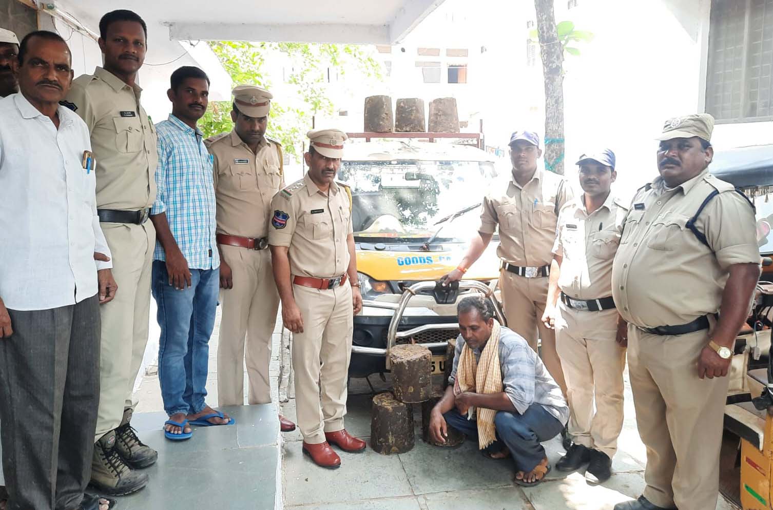 280 కిలోల బెల్లం సీజ్