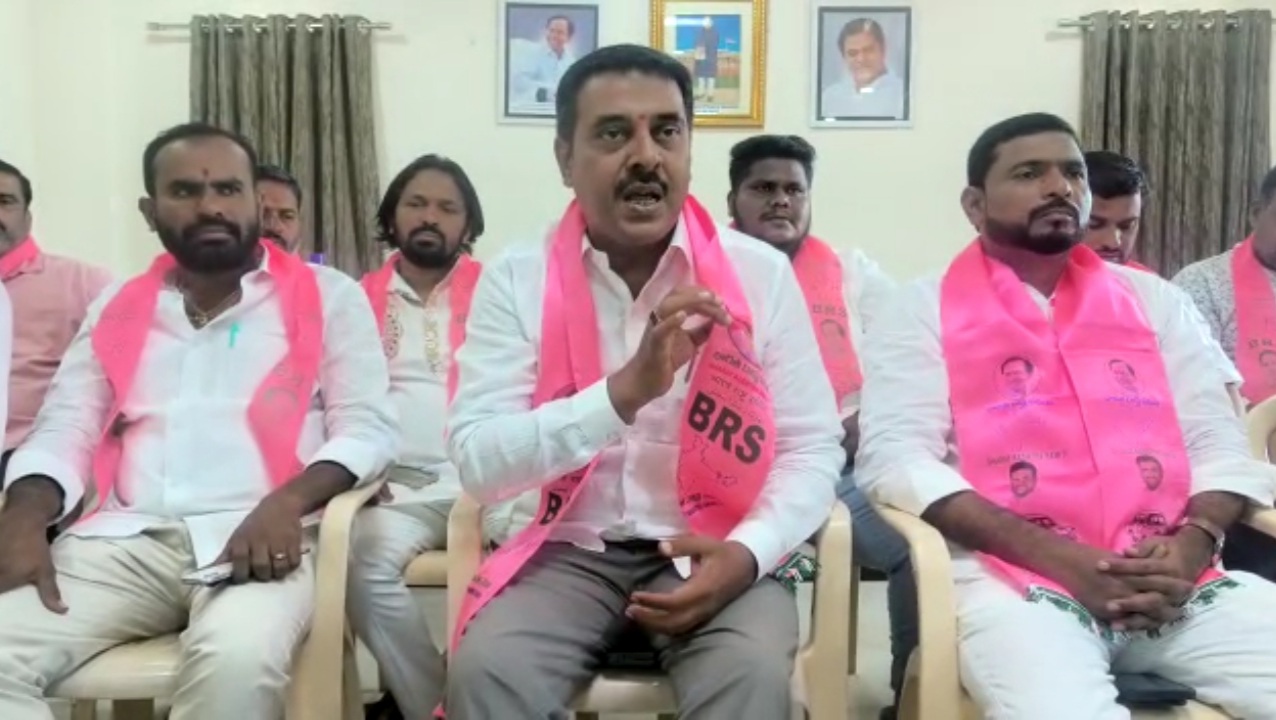 ఫైలెట్‌ ఆదరణకు ఓర్వలేక..!