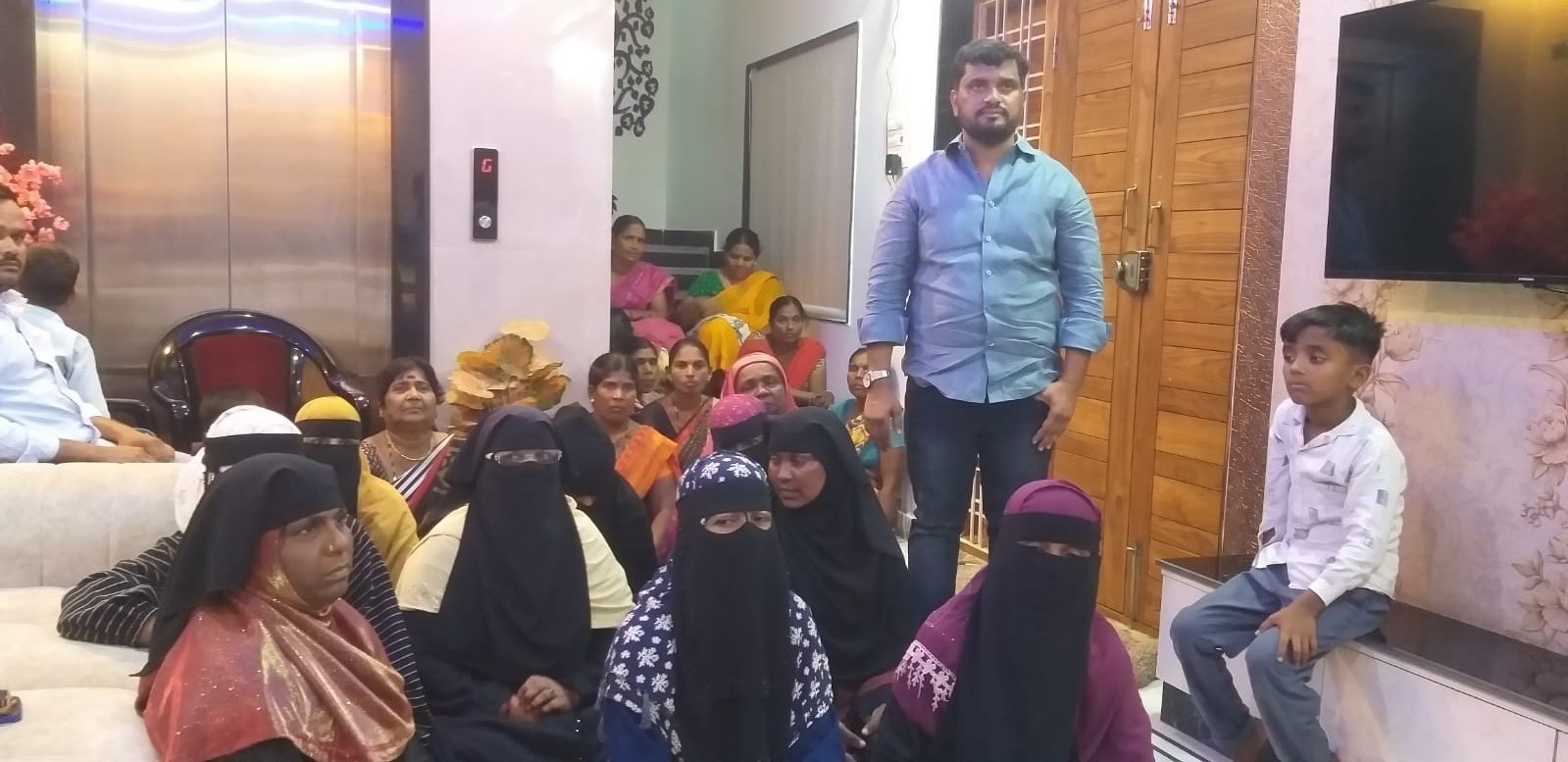 అవినీతి మాజీ ఆర్పీ ఆటలు సాగనివ్వం
