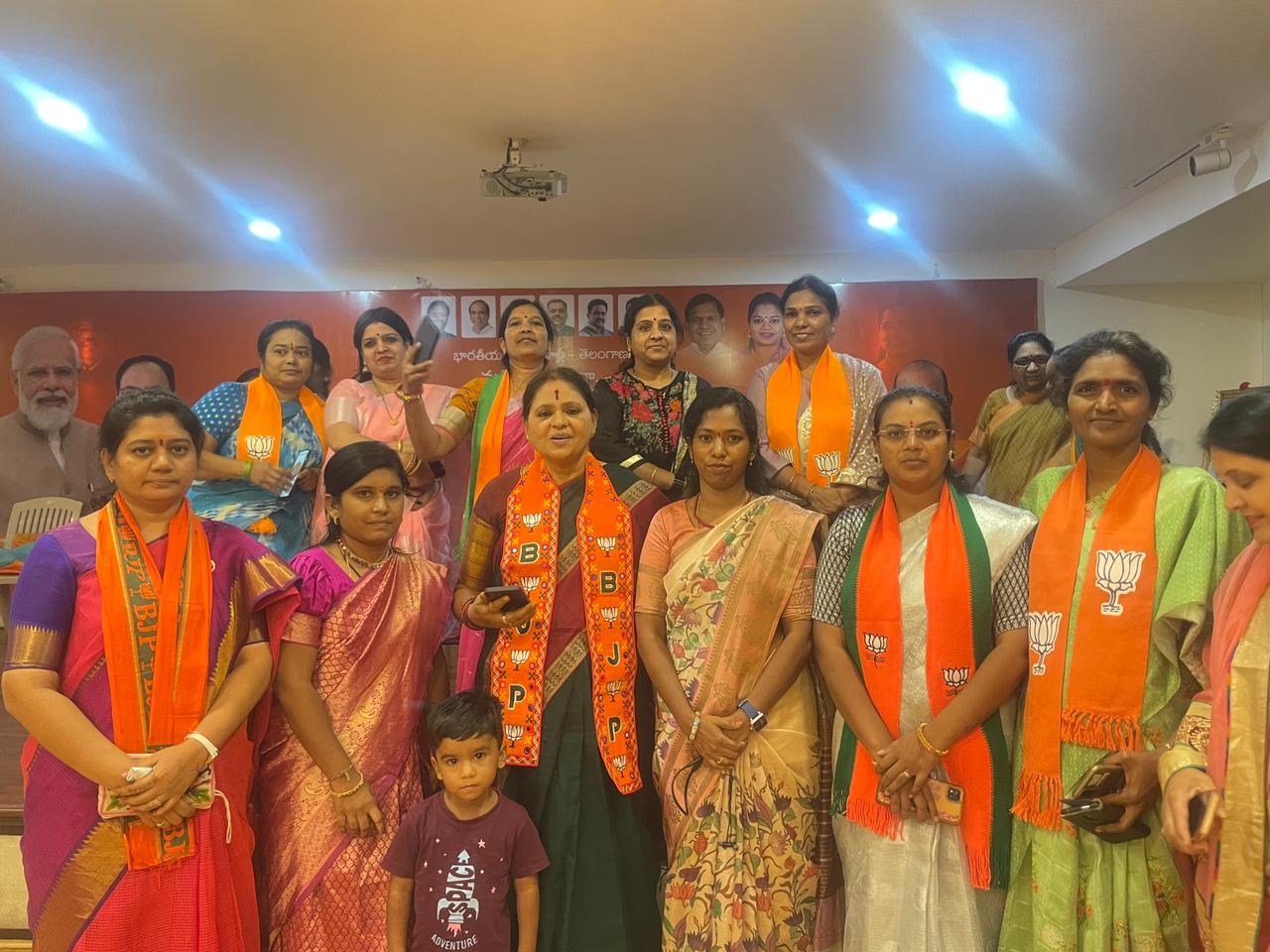 బీజేపీలో కమలమిత్ర జోష్‌