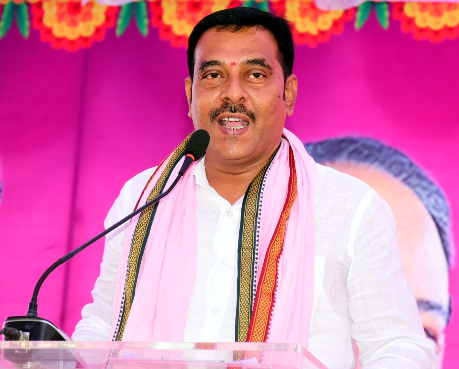 కాంగ్రెస్ యూత్ డిక్లరేషన్ విడ్డూరం