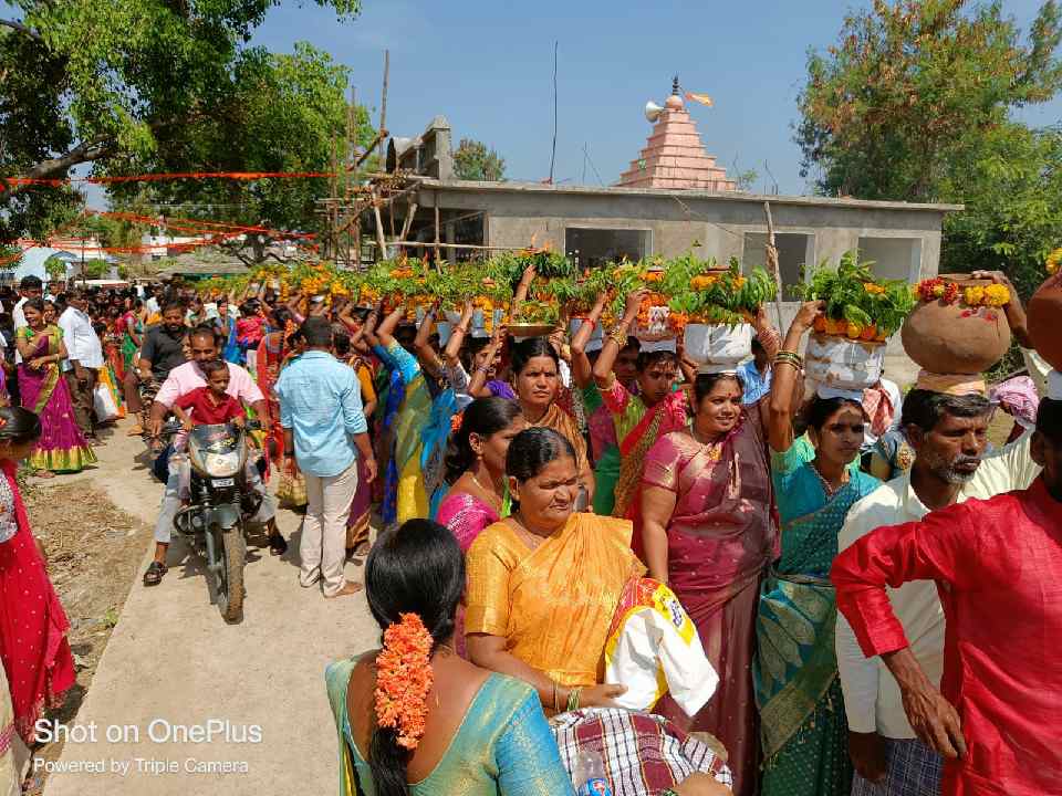 అంగరంగ వైభవంగా..'గోనమ్మ'ఉత్సవాలు