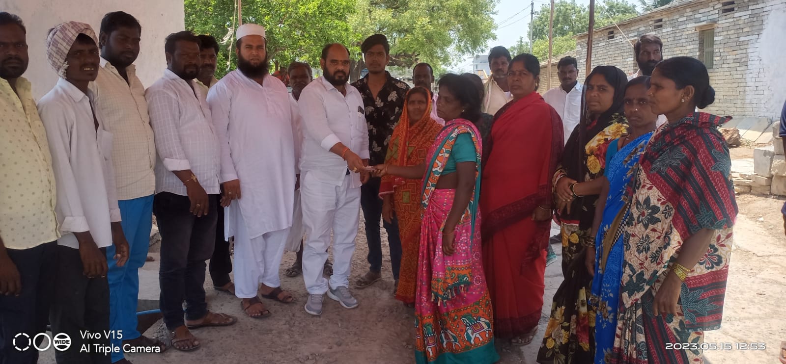 మృతుని కుటుంబంపై మానవత్వం