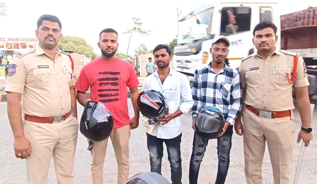 పట్టణంలో కూడ హెల్మెట్ ధరించాలి