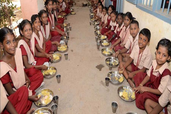 స్కూల్లో బ్రేక్‌ ఫాస్ట్..!