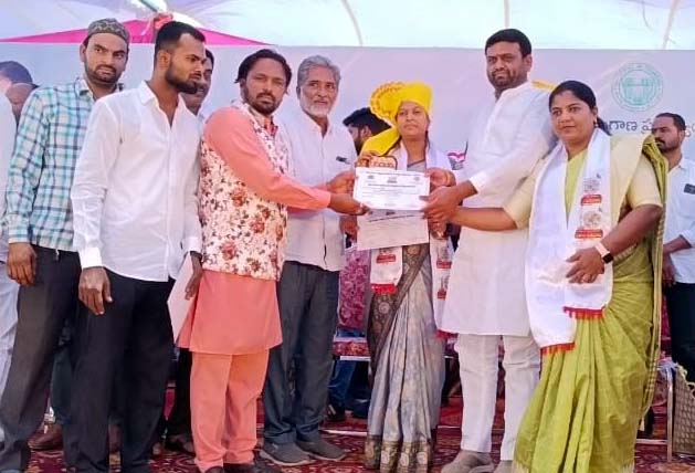 నిస్వార్థ సేవలు అభినందనీయం