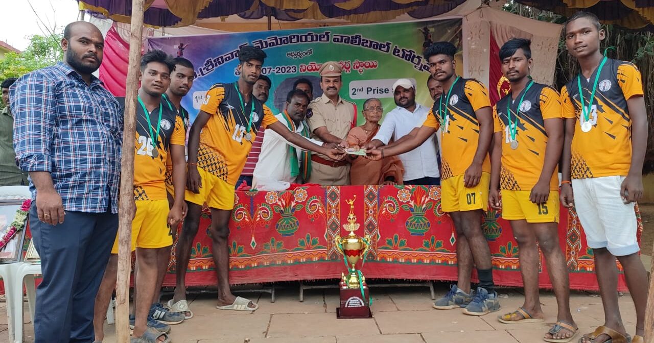 జినుగుర్తిలో ముగిసిన వాలీబాల్ టోర్నమెంట్