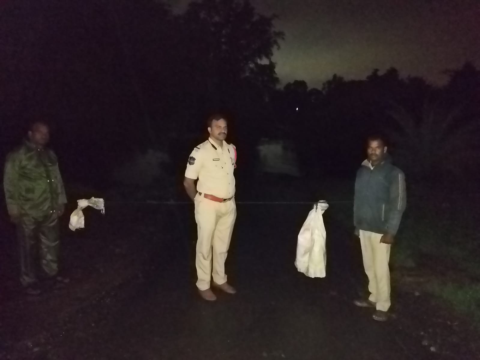 వాగులో వ్యక్తి గల్లంతు..!