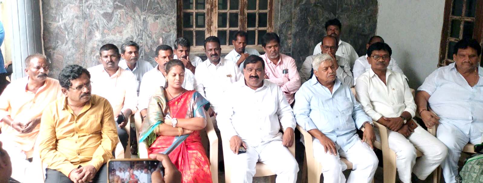 ప్రజా సేవకు ప్రాధాన్యం..!