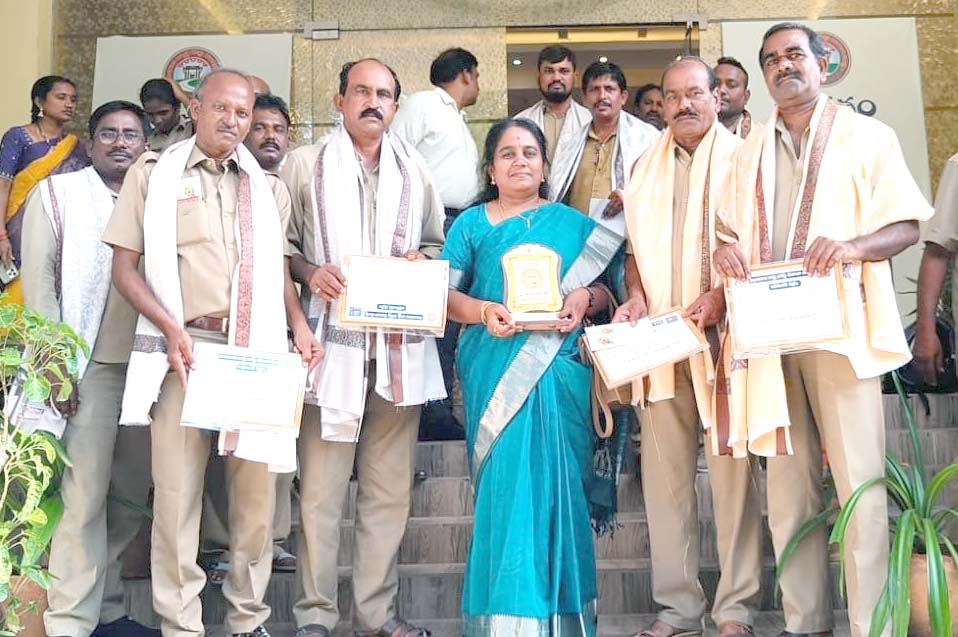 తాండూరు ఆర్టీసీకి అవార్డులు