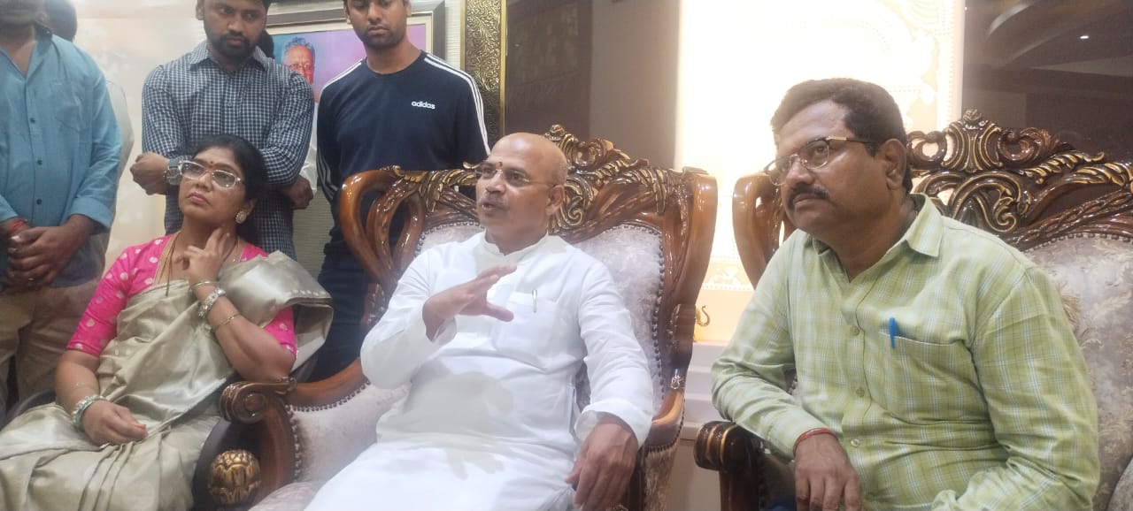 బీఆర్‌ఎస్‌ కన్నా కాంగ్రెస్సే బెట్టర్..!