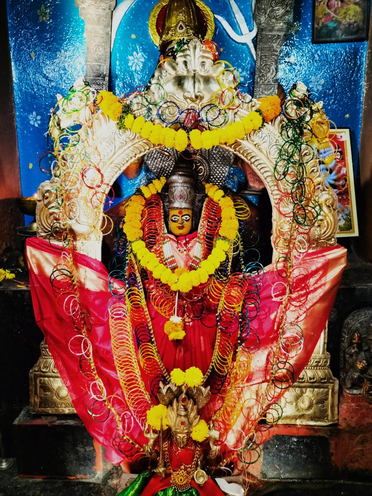 ఎల్లమ్మకు గాజుల అలంకరణ