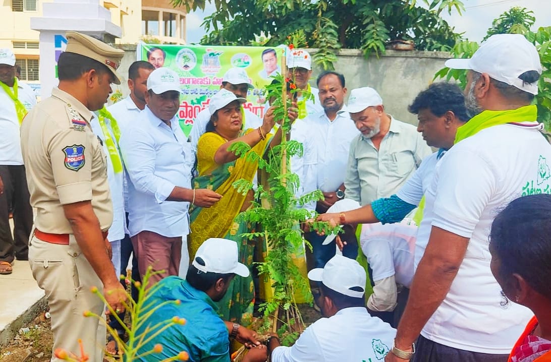 కోటి వృక్షార్పణ మహాద్భుతం..!