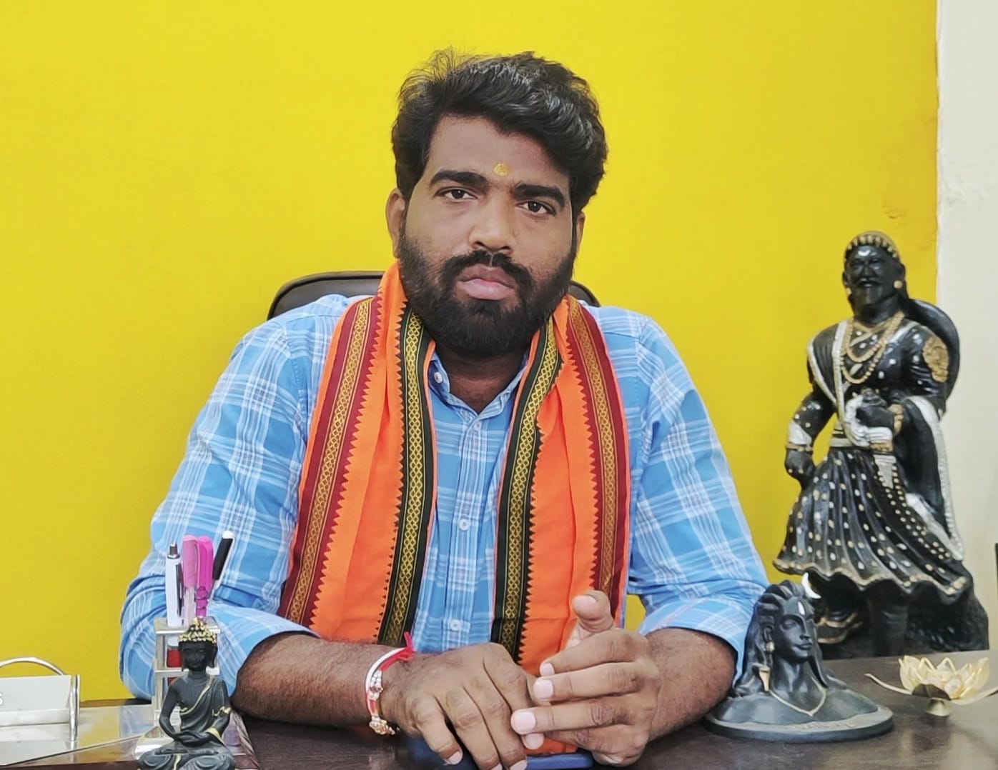 మంత్రి, ఎమ్మెల్యే కలయిక కుట్రే..!