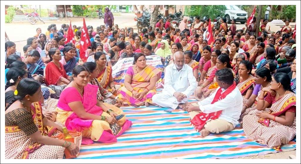 అంగన్ వాడీలతో చెలగాటం ఆడోద్దు