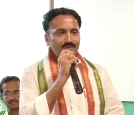 ద్రోహులకు కాంగ్రెస్ టికెట్ ఇవ్వొద్దు..!