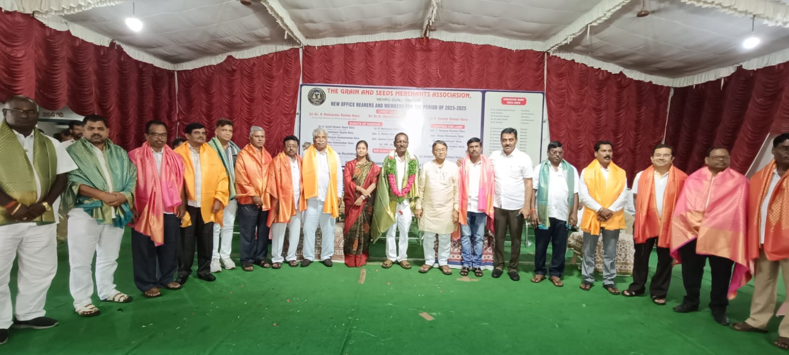 రైతులు, వ్యాపారుల అభివృద్ధికి కృషి చేయాలి