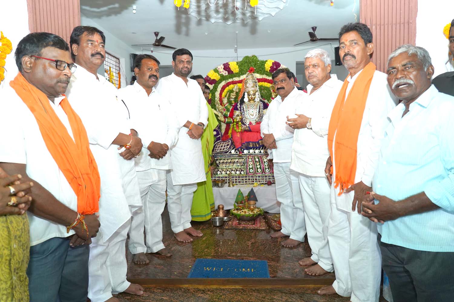 కట్ట మైసమ్మ సేవలో మంత్రి, ఎమ్మెల్యే