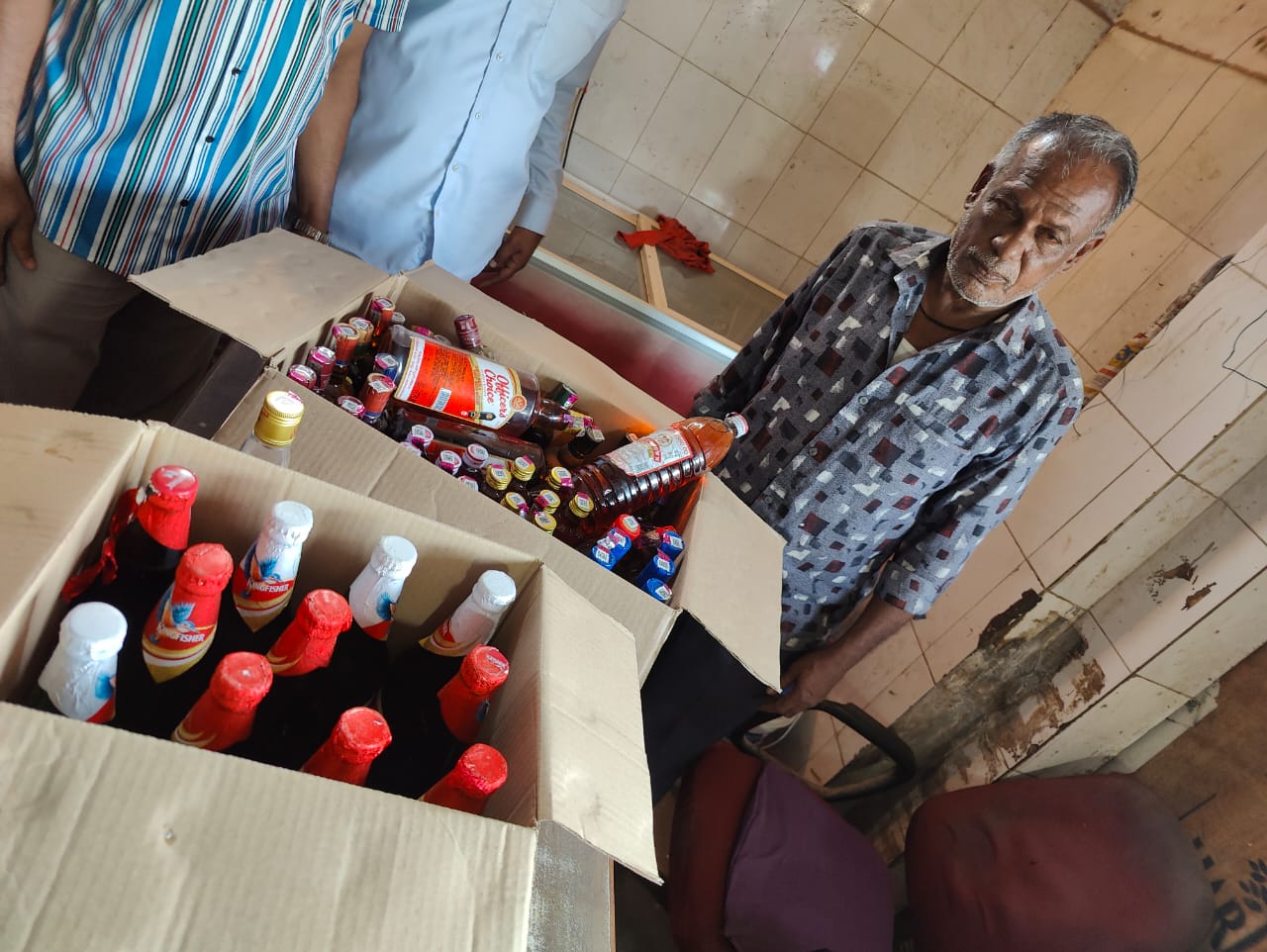 మద్యం బాటిళ్ల పట్టివేత