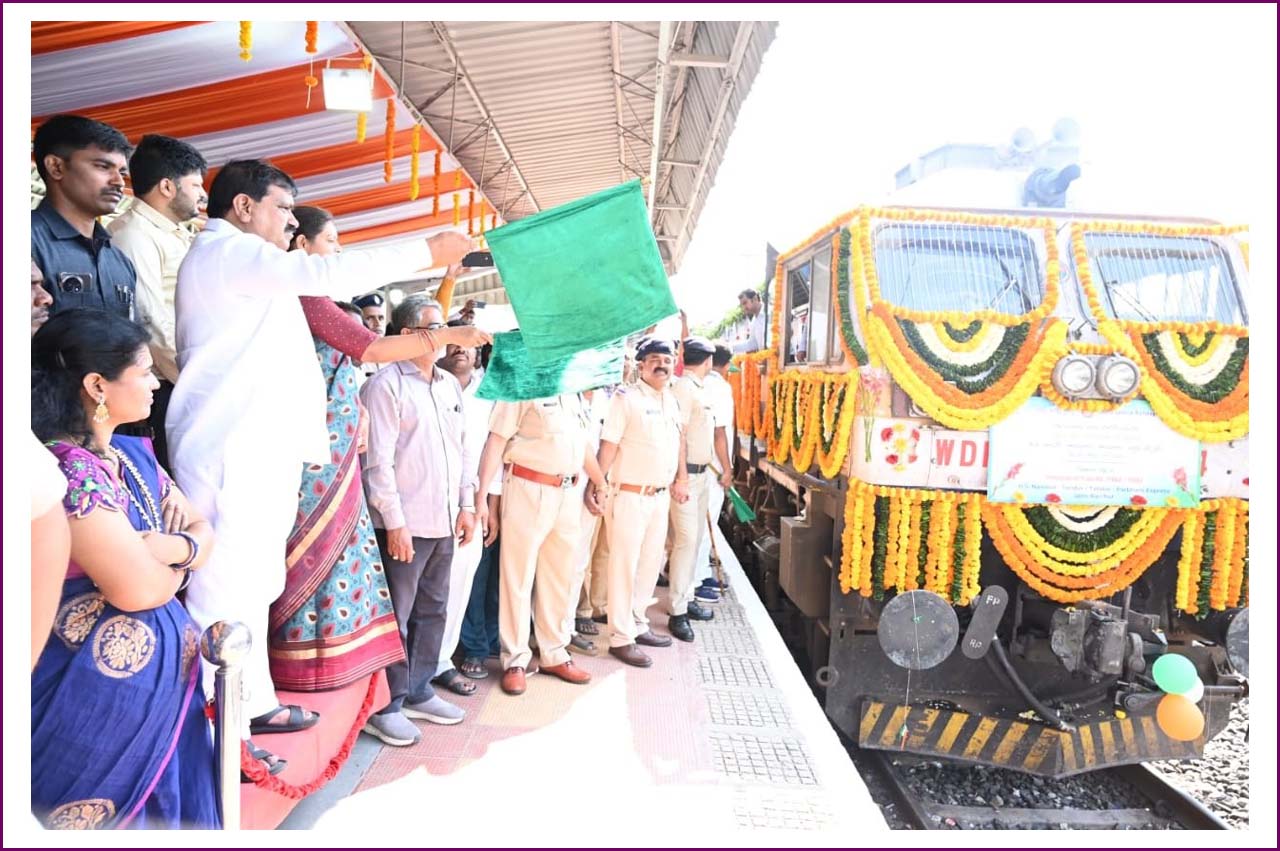 రైల్వే ప్రయాణికులకు సౌలభ్యం